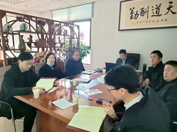 河南省潔凈技術協(xié)會黨支部組織生活會在河南綠友環(huán)境科技有限公司召開